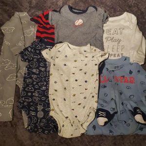 Carter's baby boy bundle: 4 onesies, 3 footies